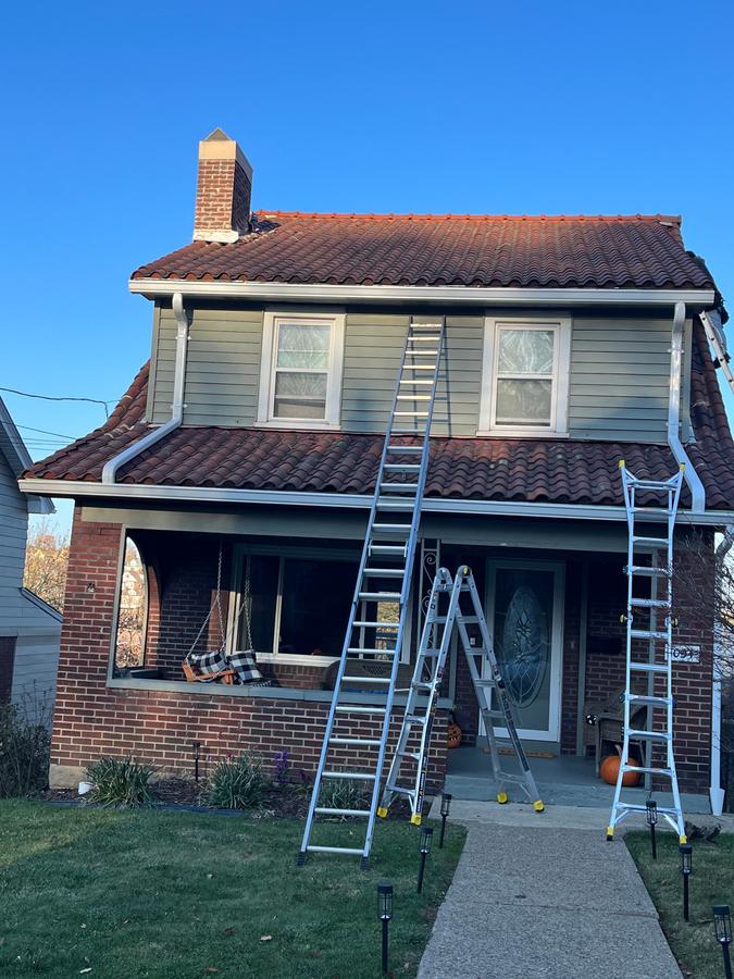 Seamless Aluminum Gutter Installation