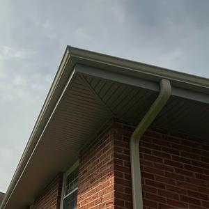 Seamless Aluminum Gutter Installation