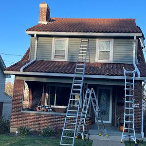 Seamless Aluminum Gutter Installation