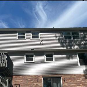 Seamless Aluminum Gutter Installation